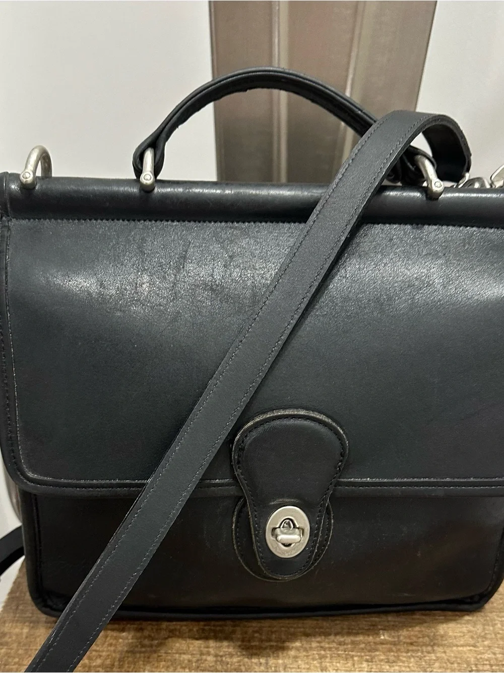 Classic Black Leather Crossbody Satchel - Unbranded